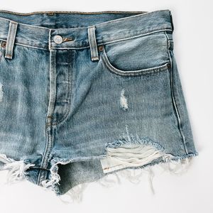 LEVI Medium Wash Distressed Denim Shorts 31